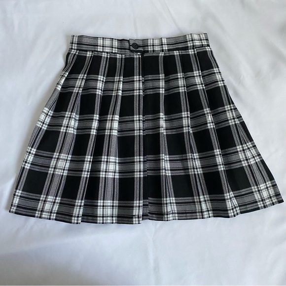Big Check Pleaded Skirt-Black and White -SK1700P-1 main image 1